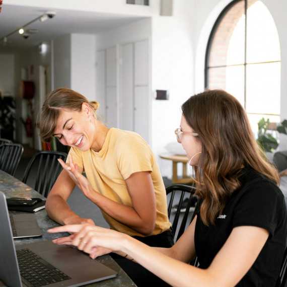 inSitu - Apprentissage et AFEST, formation en situation de travail - Des fiches d’expériences 100 % personnalisables pour répondre aux besoins des IT2I